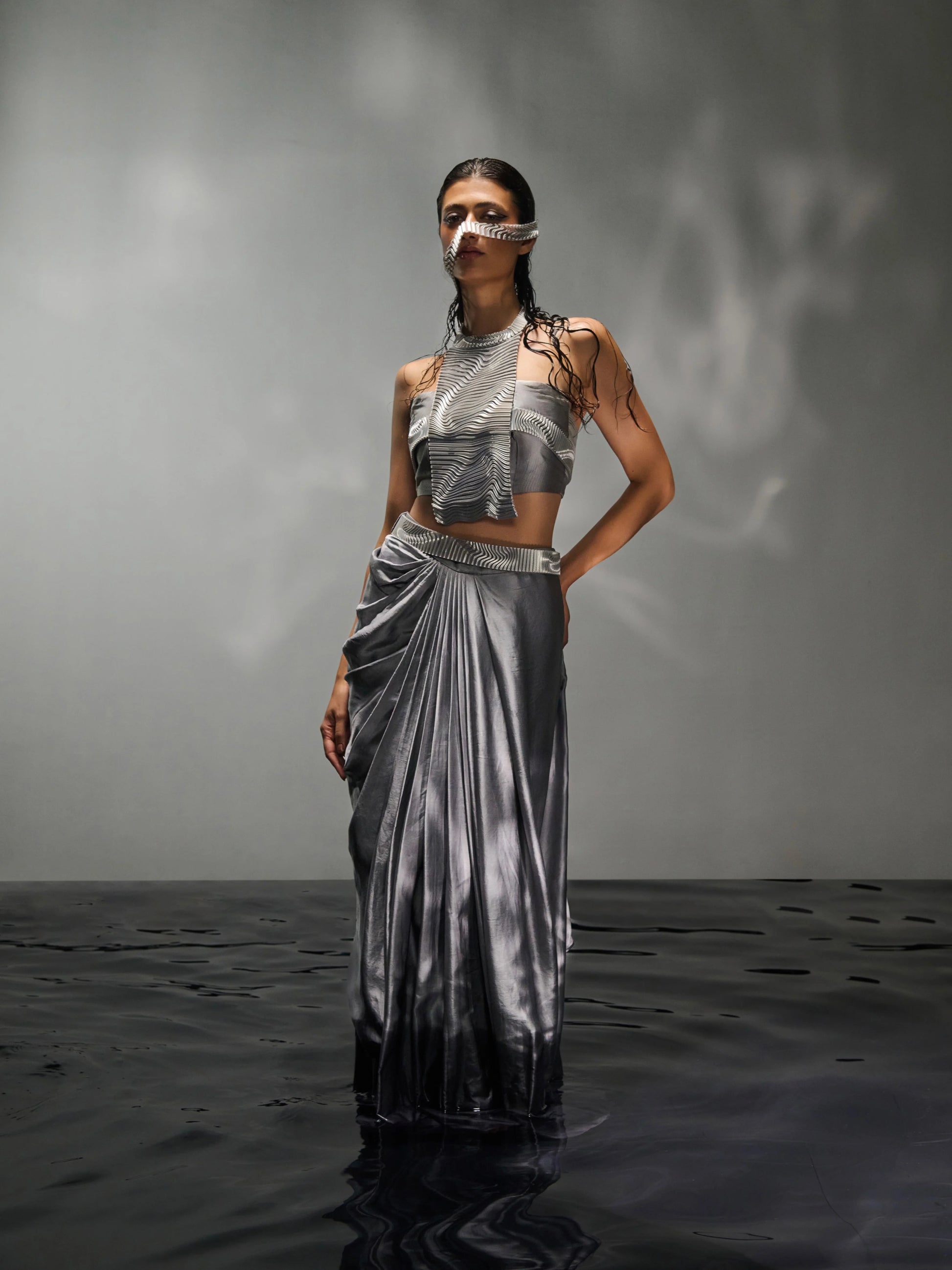 Midnight Waves Skirt Set in Silver